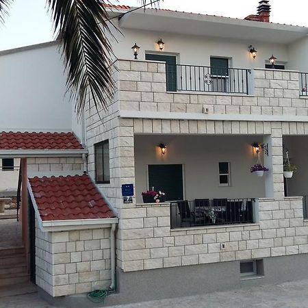 San Apartments سلاتين المظهر الخارجي الصورة