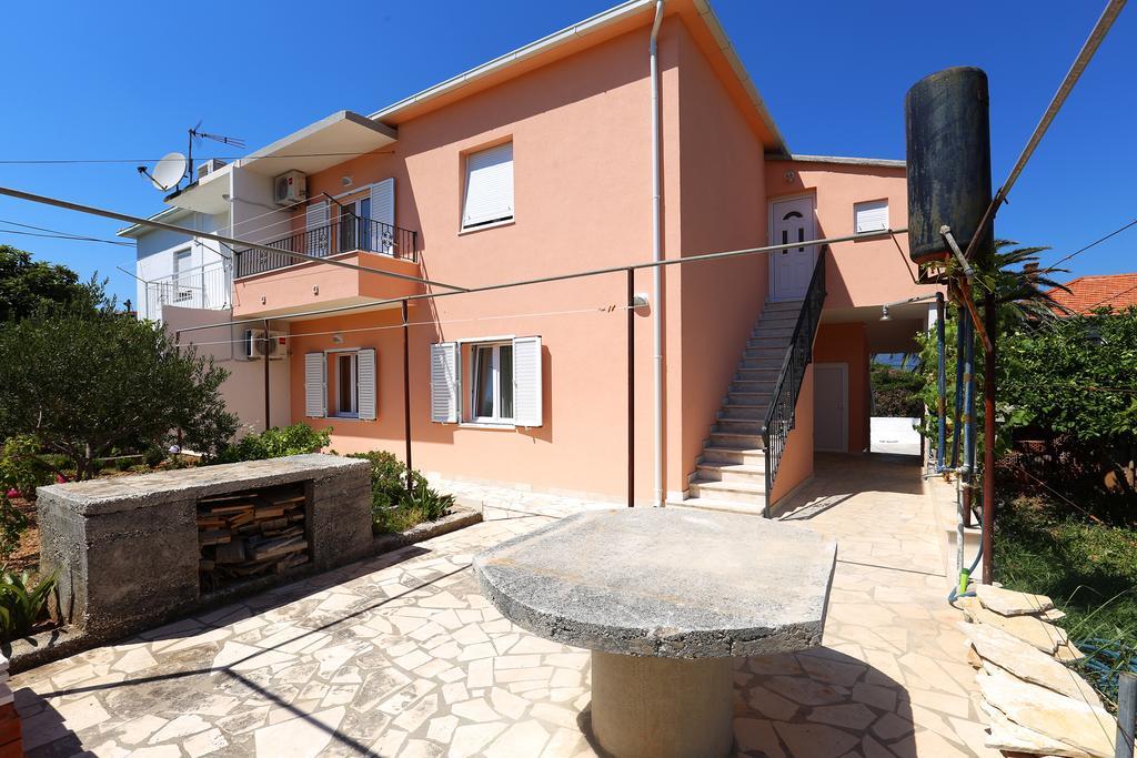 San Apartments سلاتين المظهر الخارجي الصورة
